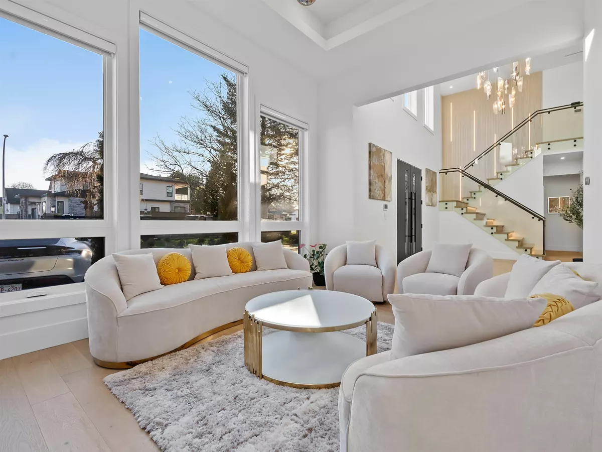 Hallway Photo of 14295 73a Avenue, Surrey, BC