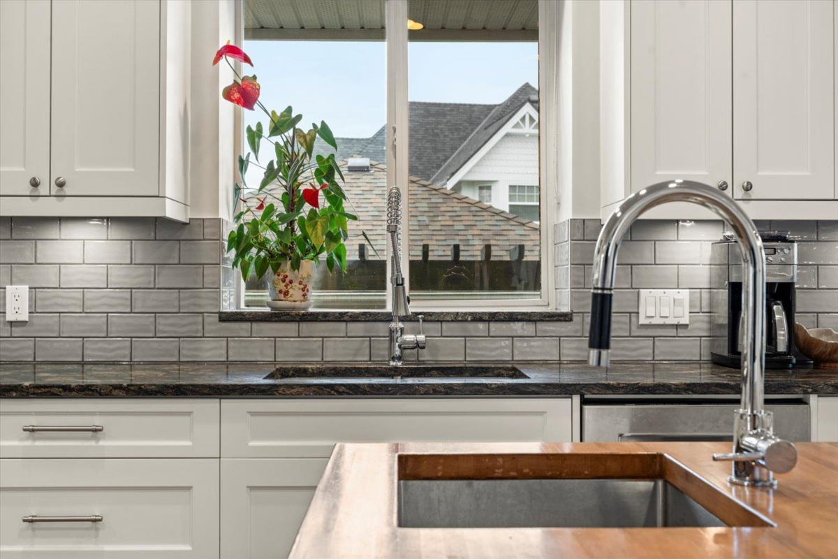 Breakfast Nook Photo of 4655 217a Street, Langley, BC