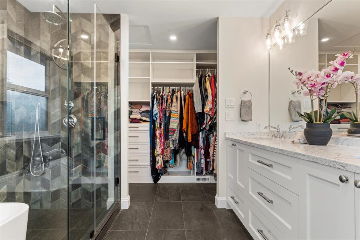 Entry Foyer Photo of 4655 217a Street, Langley, BC