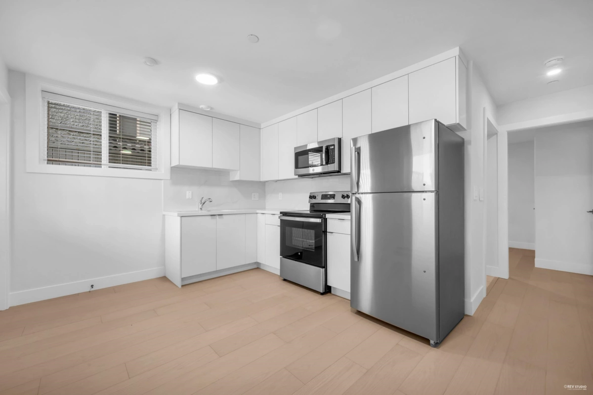 Guest Bathroom Photo of 3415 Seaforth Drive, Vancouver, BC