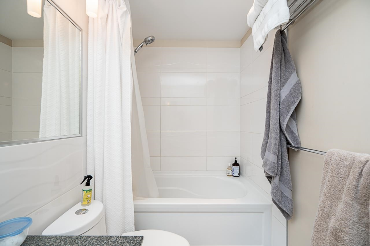 Basement Recreation Room Photo of 2805 2980 Atlantic Avenue, Coquitlam, BC