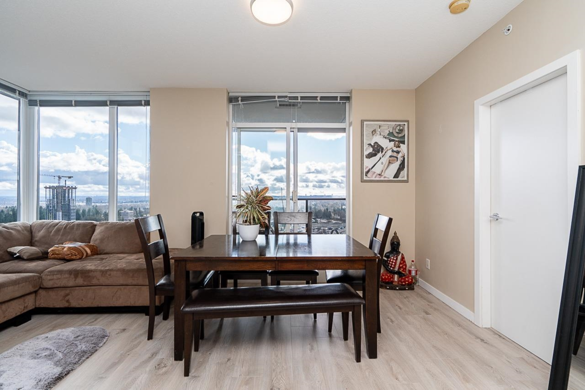 Breakfast Nook Photo of 2805 2980 Atlantic Avenue, Coquitlam, BC