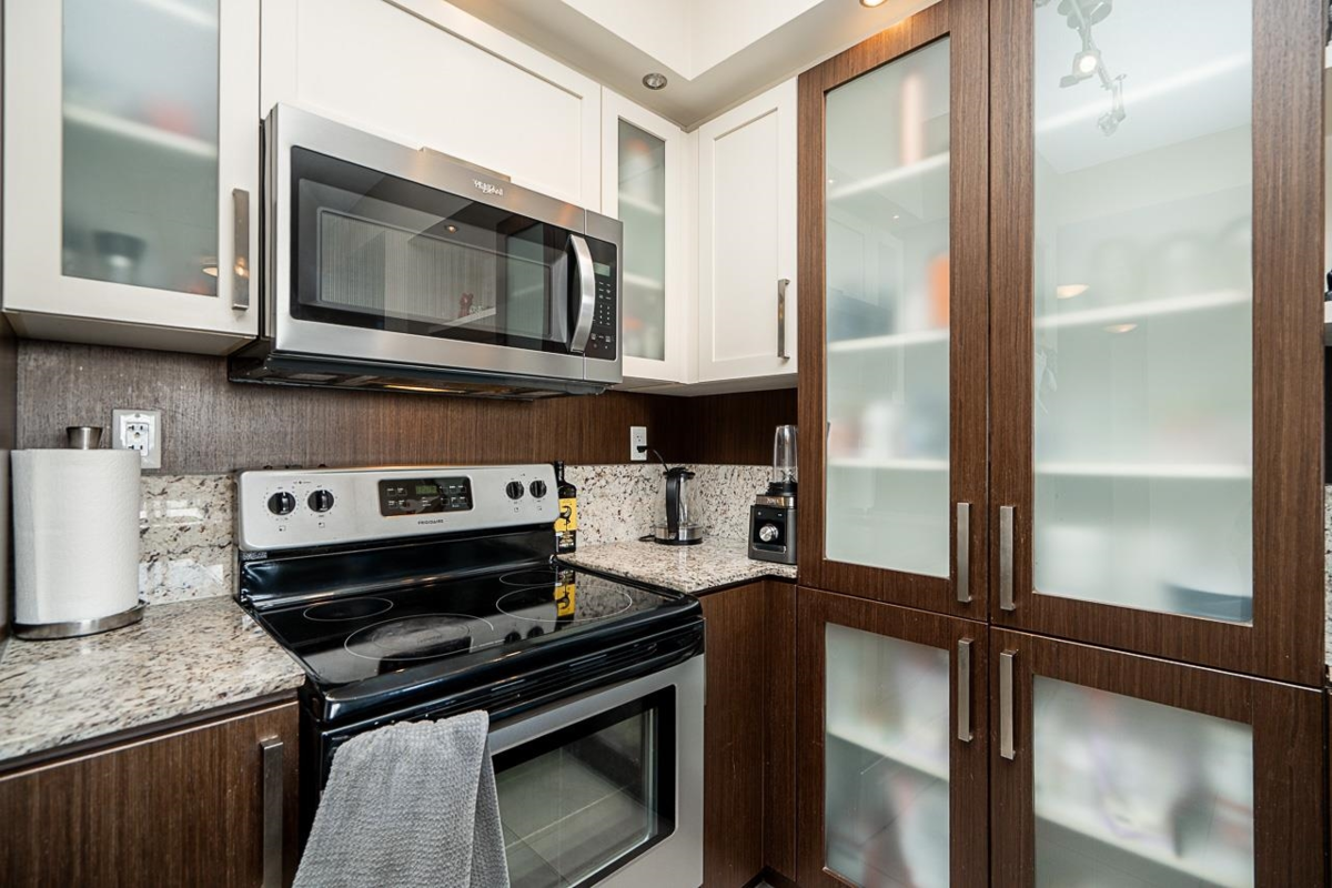 Dining Area Photo of 2805 2980 Atlantic Avenue, Coquitlam, BC