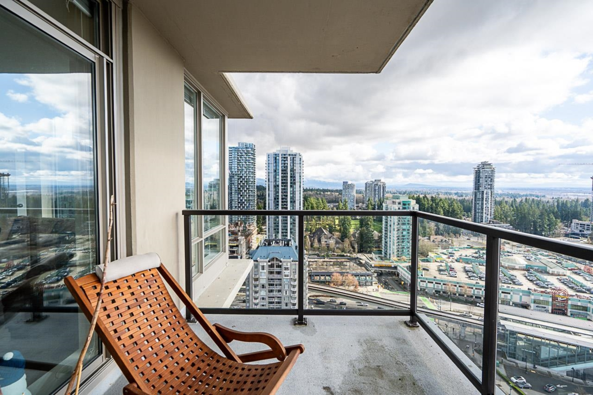 Entry Foyer Photo of 2805 2980 Atlantic Avenue, Coquitlam, BC
