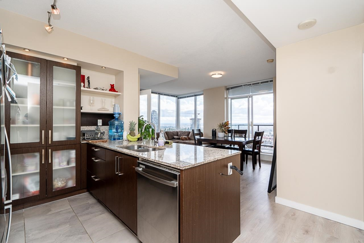 Family Room Photo of 2805 2980 Atlantic Avenue, Coquitlam, BC