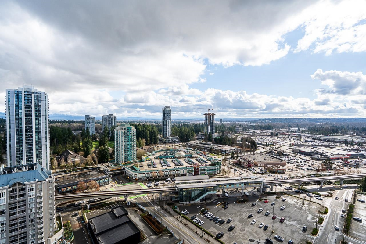 Hallway Photo of 2805 2980 Atlantic Avenue, Coquitlam, BC