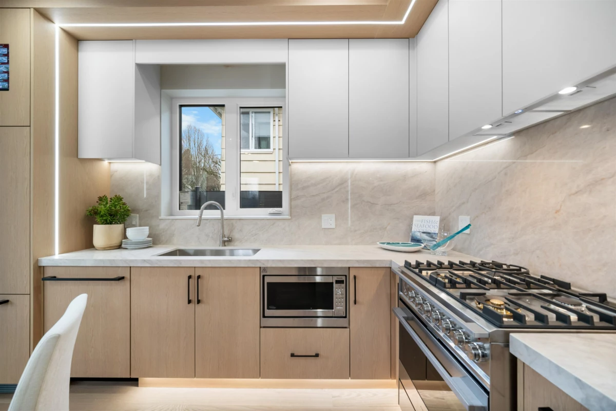 Kitchen Photo of 1 5023 Ross Street, Vancouver, BC