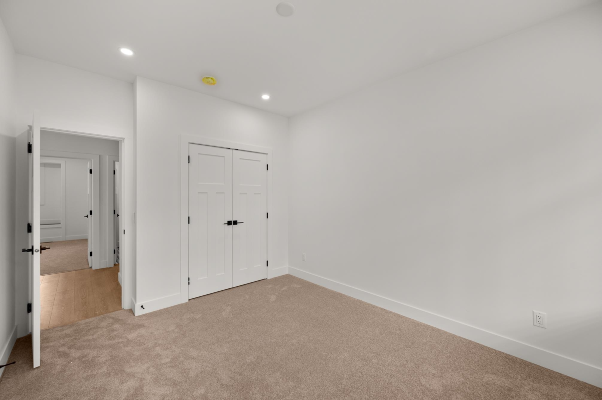 Basement Recreation Room Photo of 20 4217 Old Clayburn Road, Abbotsford, BC