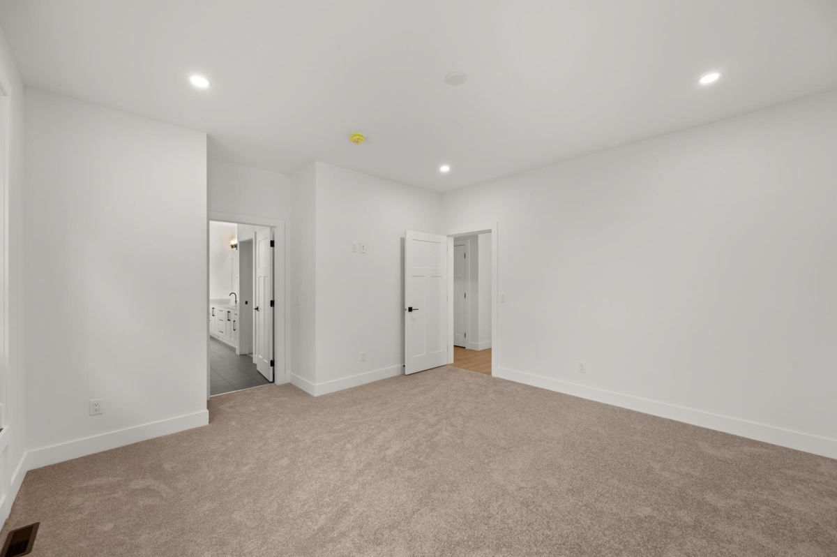 Guest Bathroom Photo of 20 4217 Old Clayburn Road, Abbotsford, BC