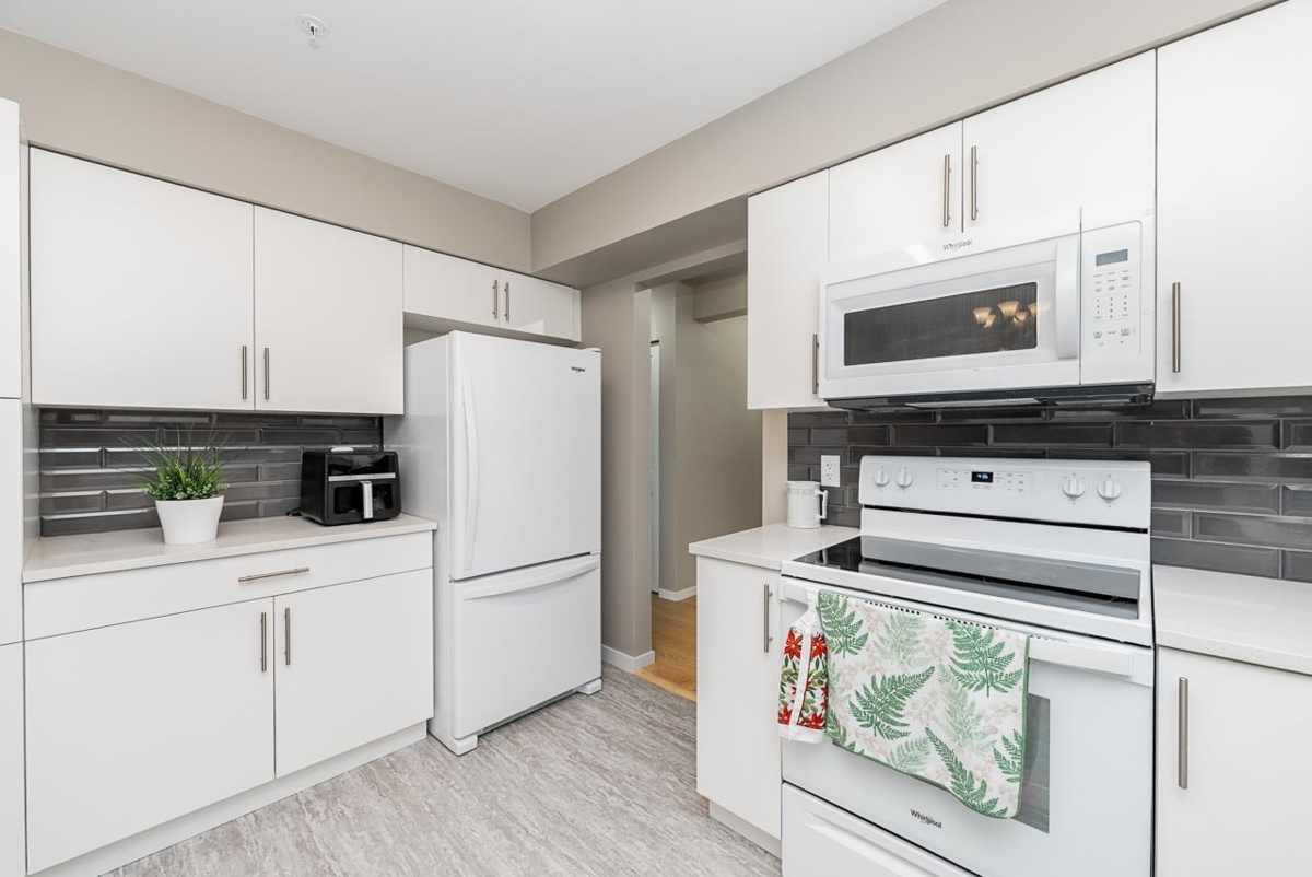 Breakfast Nook Photo of 302 13911 70 Avenue, Surrey, BC