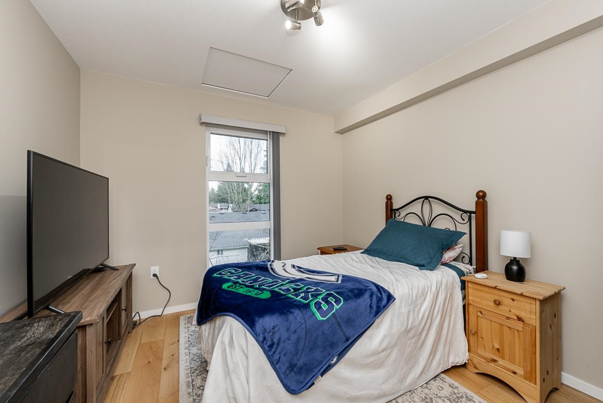 Hallway Photo of 302 13911 70 Avenue, Surrey, BC