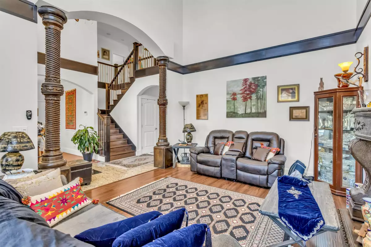Dining Area Photo of 13884 89a Avenue, Surrey, BC
