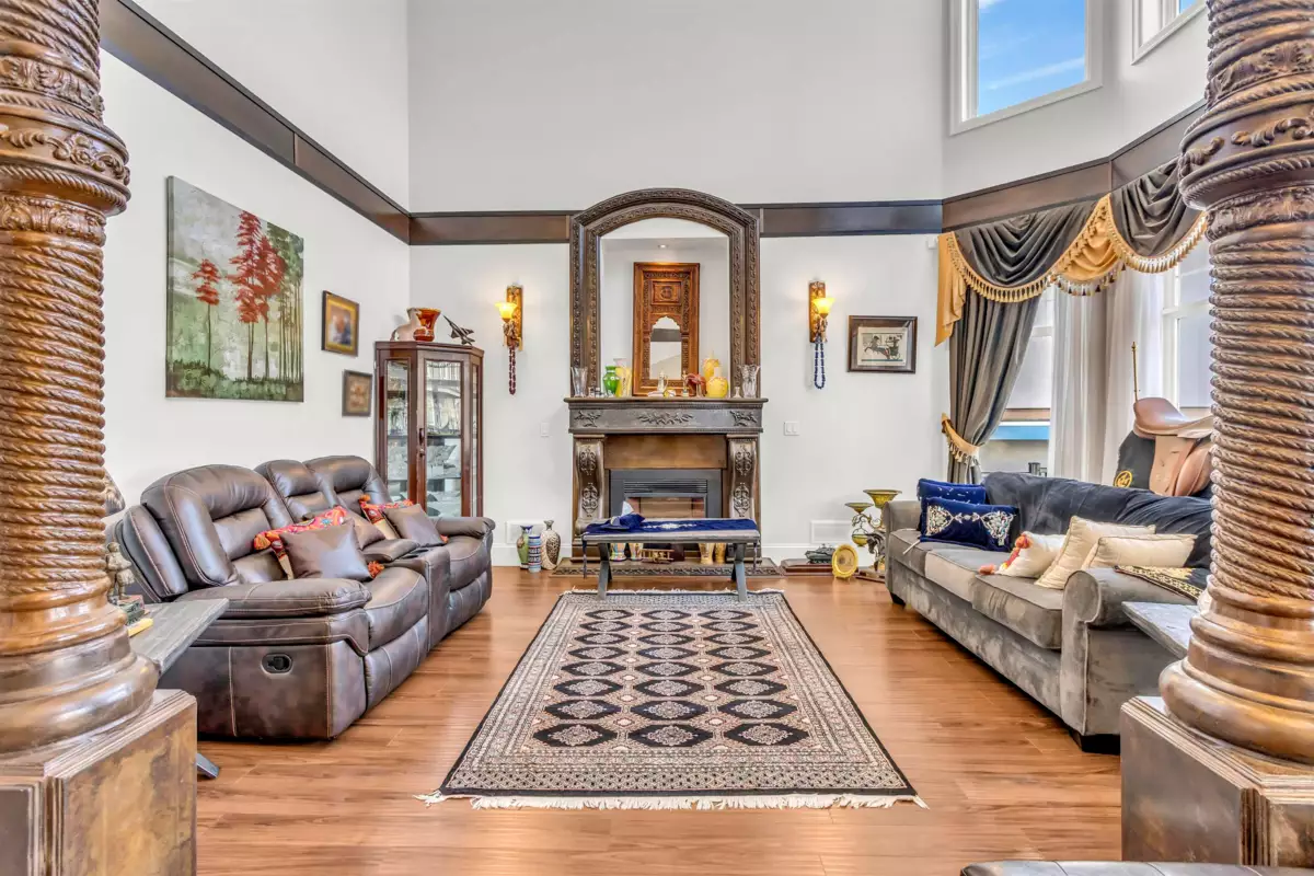 Family Room Photo of 13884 89a Avenue, Surrey, BC