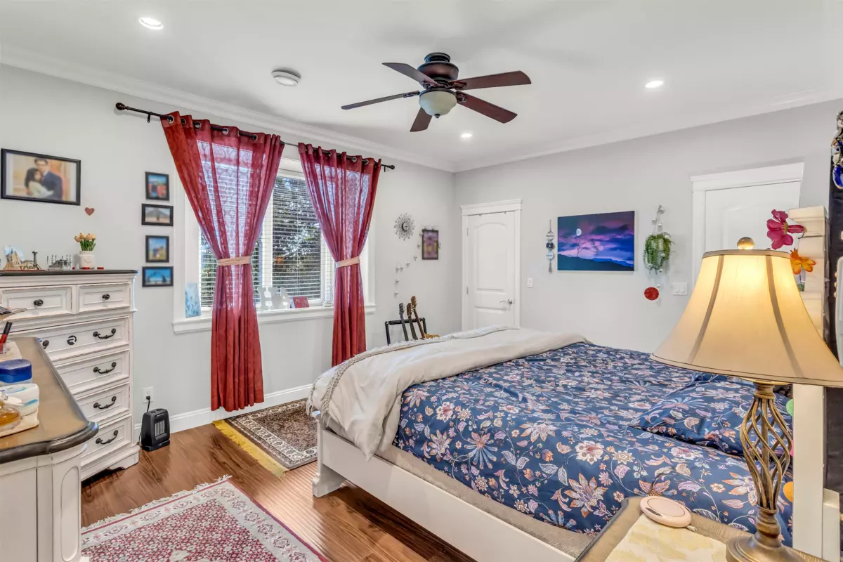 Front Yard Photo of 13884 89a Avenue, Surrey, BC