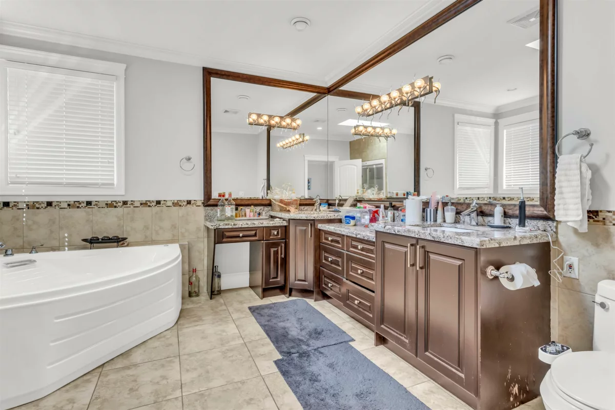 Laundry Room Photo of 13884 89a Avenue, Surrey, BC