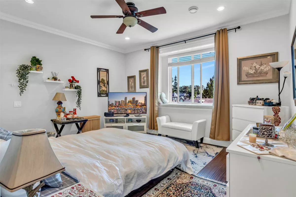 Mudroom Photo of 13884 89a Avenue, Surrey, BC