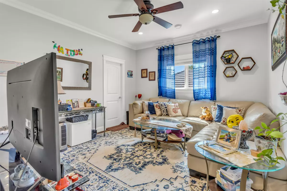 Outdoor Patio Photo of 13884 89a Avenue, Surrey, BC