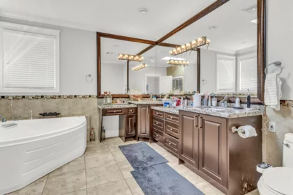 Laundry Room Photo of 13884 89a Avenue, Surrey, BC