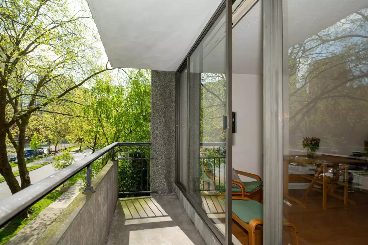 Breakfast Nook Photo of 304 1720 Barclay Street, Vancouver, BC