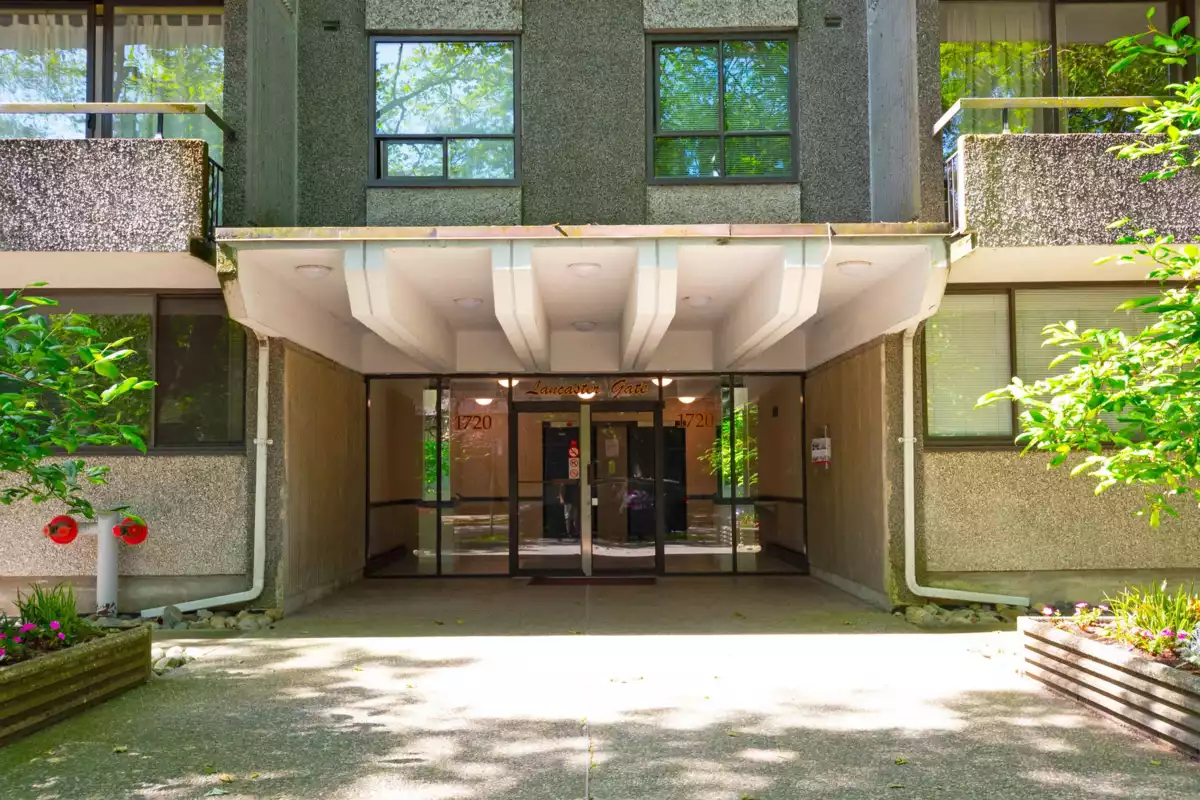 Living Room Photo of 304 1720 Barclay Street, Vancouver, BC