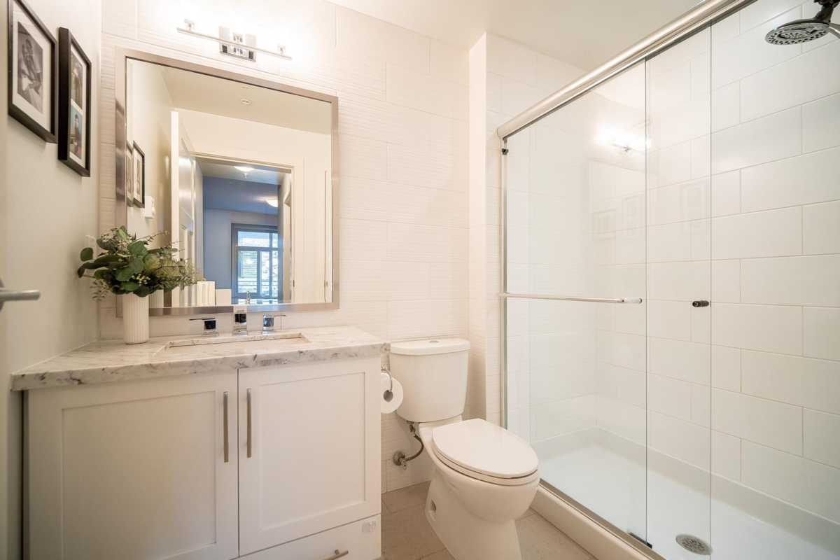 Hallway Photo of 201 15428 31 Avenue, Surrey, BC