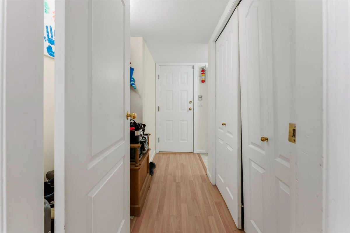 Entry Foyer Photo of 51 15840 84 Avenue, Surrey, BC