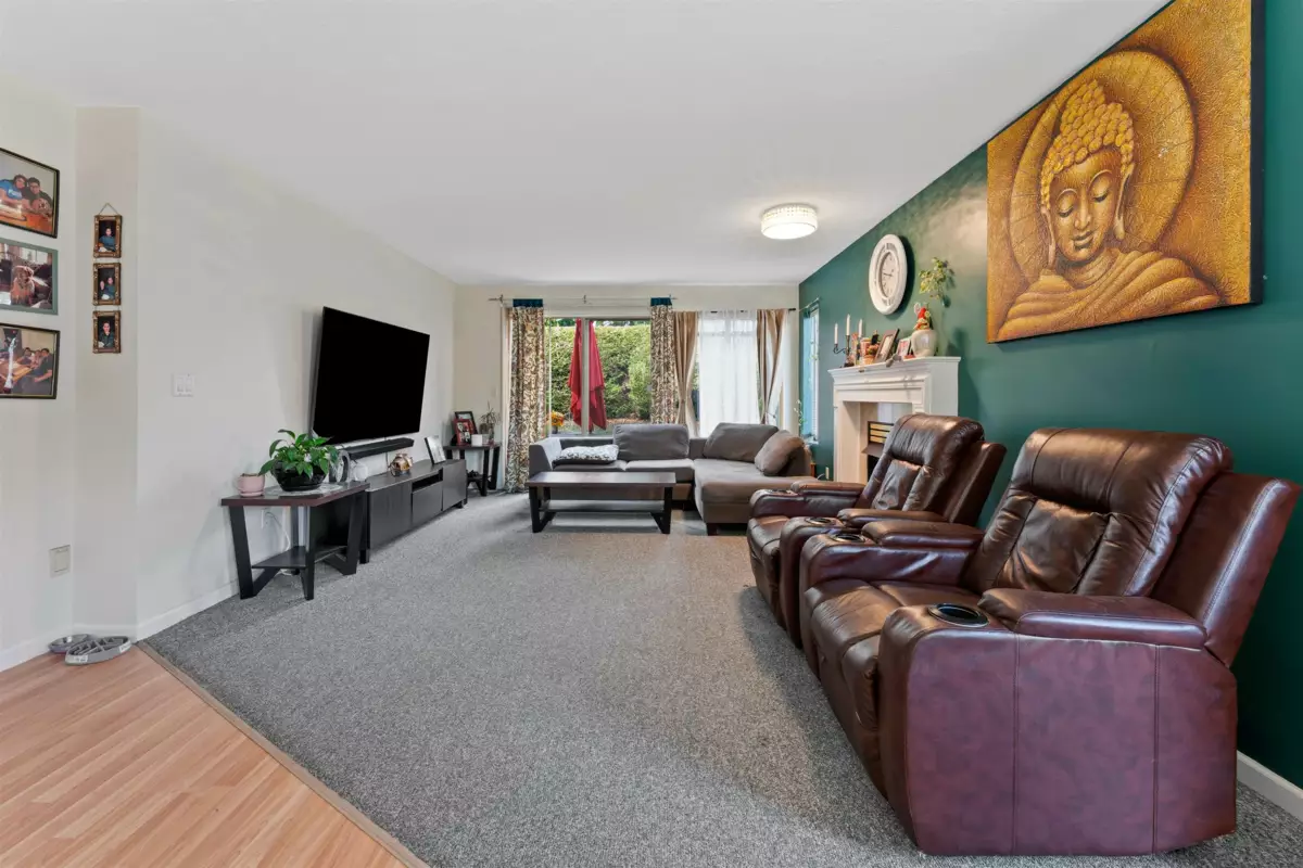 Kitchen Photo of 51 15840 84 Avenue, Surrey, BC