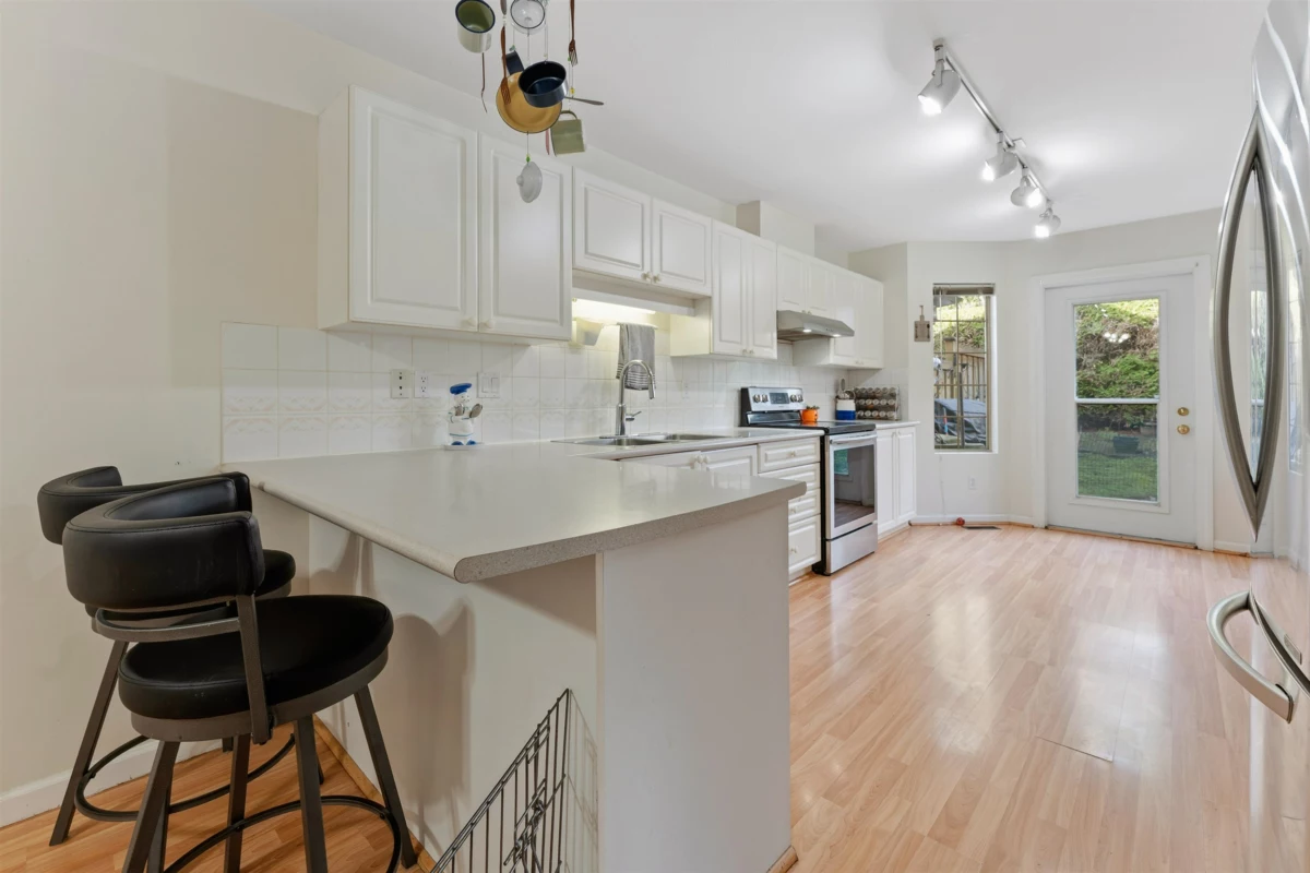 Primary Bathroom Photo of 51 15840 84 Avenue, Surrey, BC