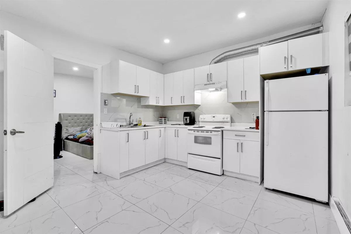 Basement Recreation Room Photo of 12943 112 Avenue, Surrey, BC