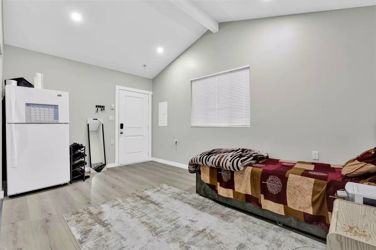 Hallway Photo of 12943 112 Avenue, Surrey, BC