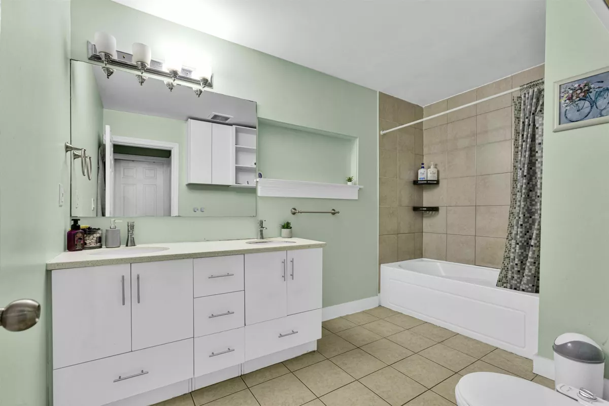 Powder Room Photo of 12943 112 Avenue, Surrey, BC