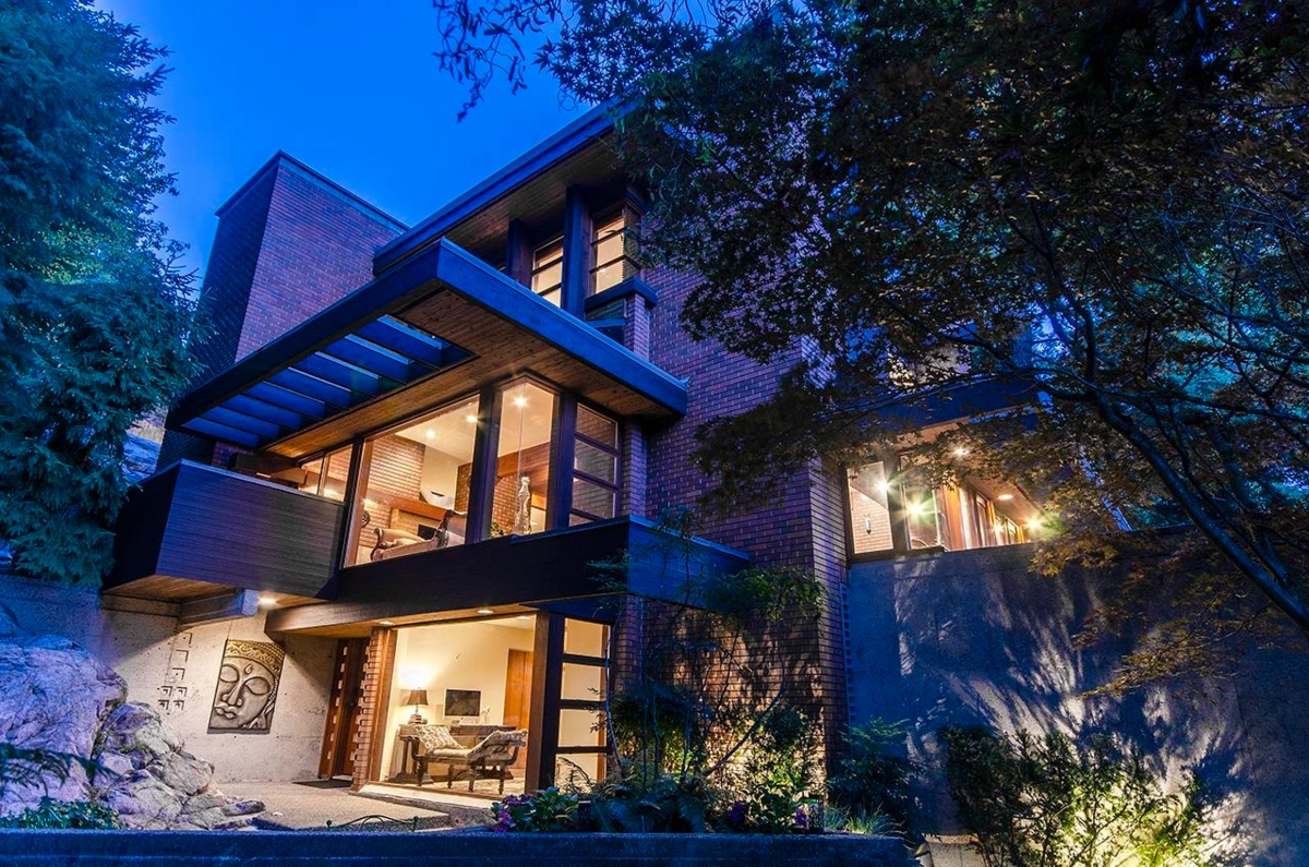 Kitchen Photo of 4651 Marine Drive, West Vancouver, BC