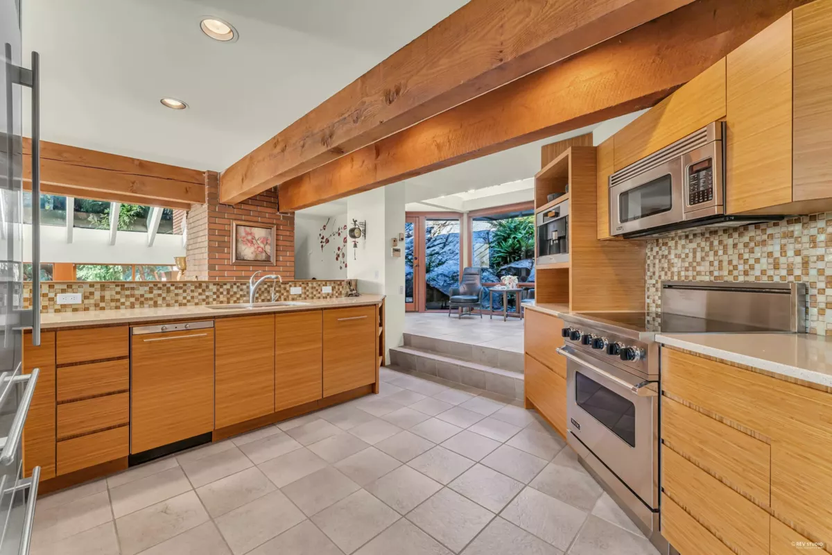 Office / Den Photo of 4651 Marine Drive, West Vancouver, BC