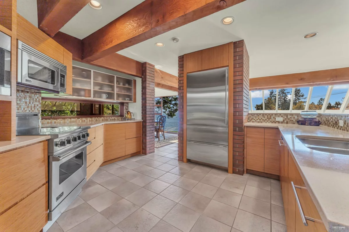 Powder Room Photo of 4651 Marine Drive, West Vancouver, BC