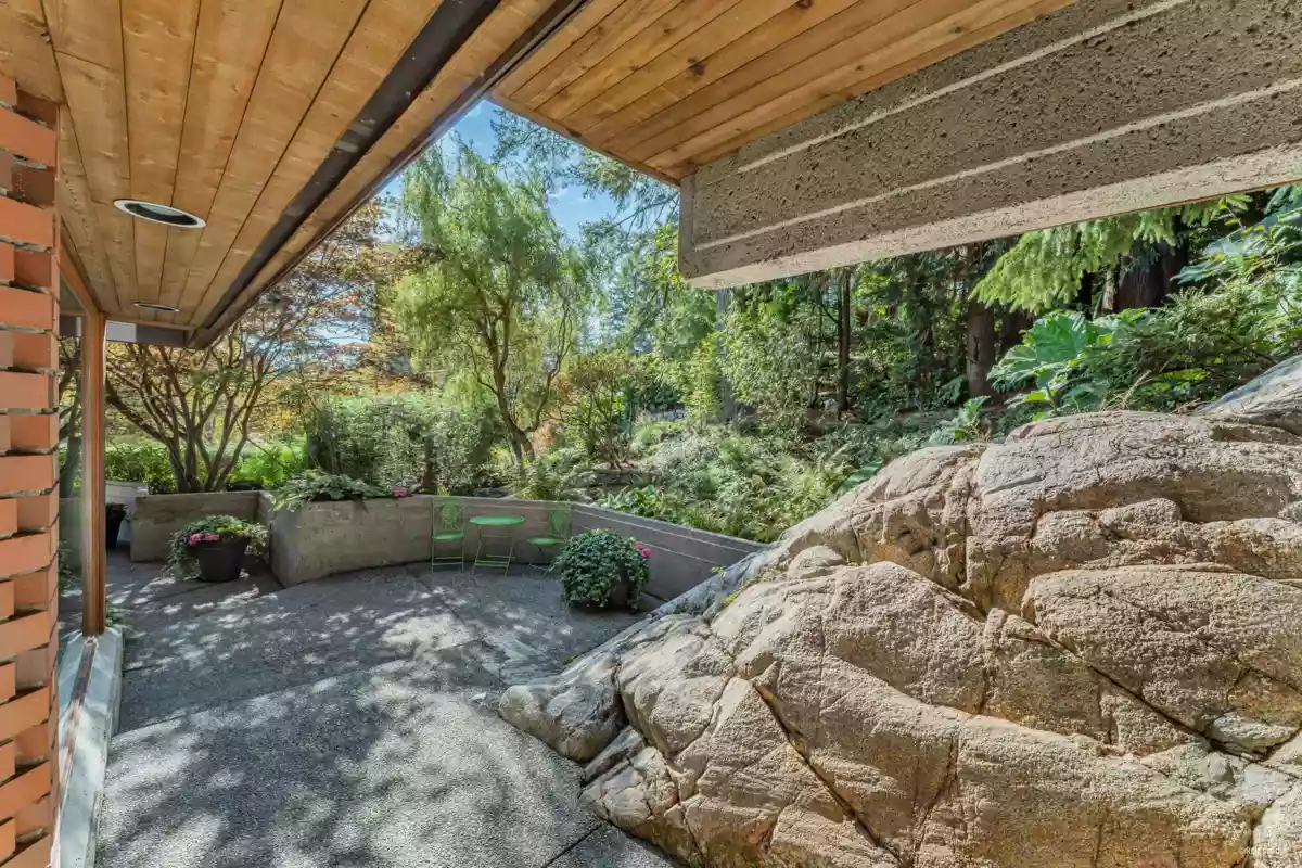 Primary Bathroom Photo of 4651 Marine Drive, West Vancouver, BC