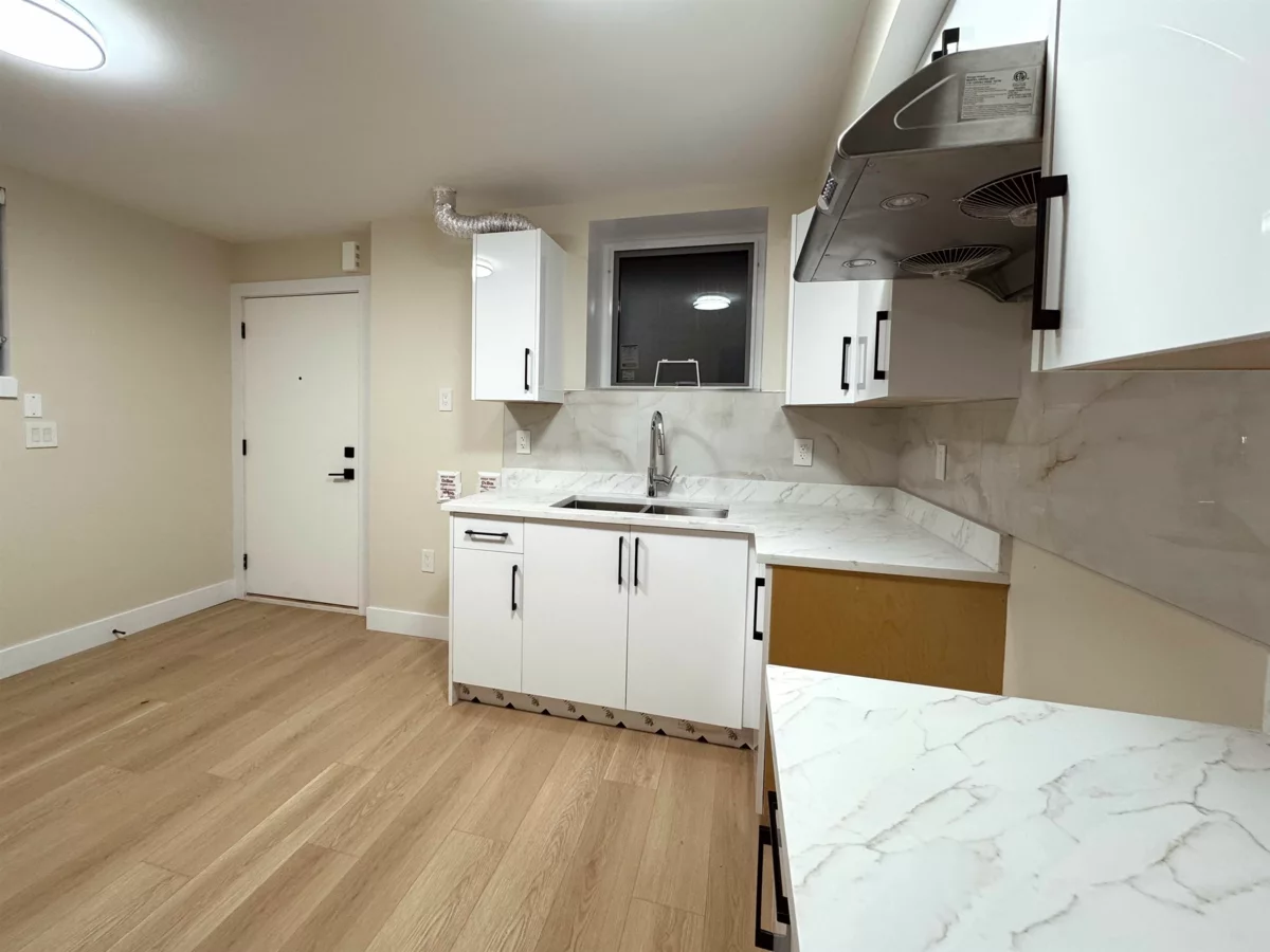 Backyard Photo of 2828 Cheyenne Avenue, Vancouver, BC