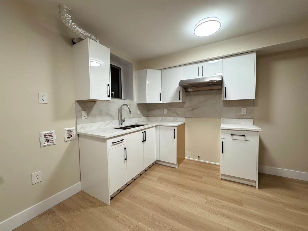 Front Yard Photo of 2828 Cheyenne Avenue, Vancouver, BC