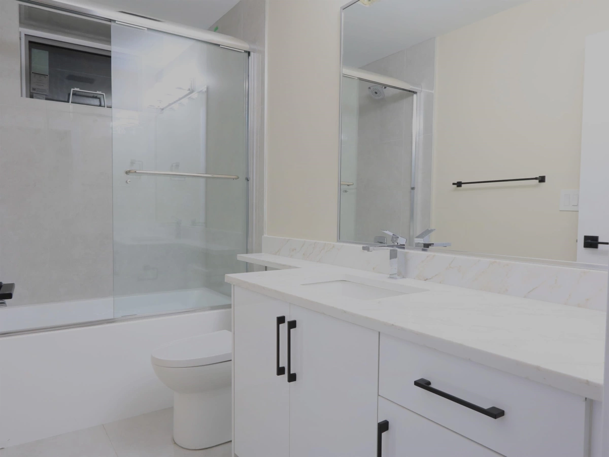 Hot Tub / Spa Photo of 2828 Cheyenne Avenue, Vancouver, BC