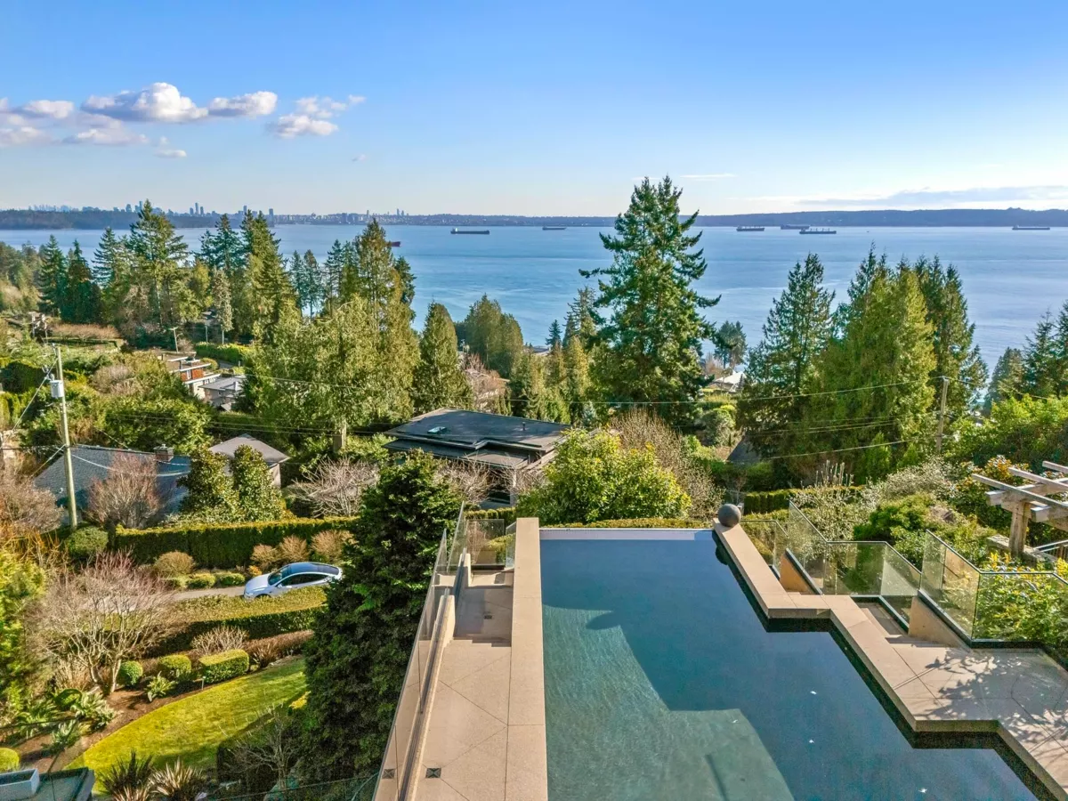 Outdoor Kitchen Photo of 3370 Craigend Road, West Vancouver, BC