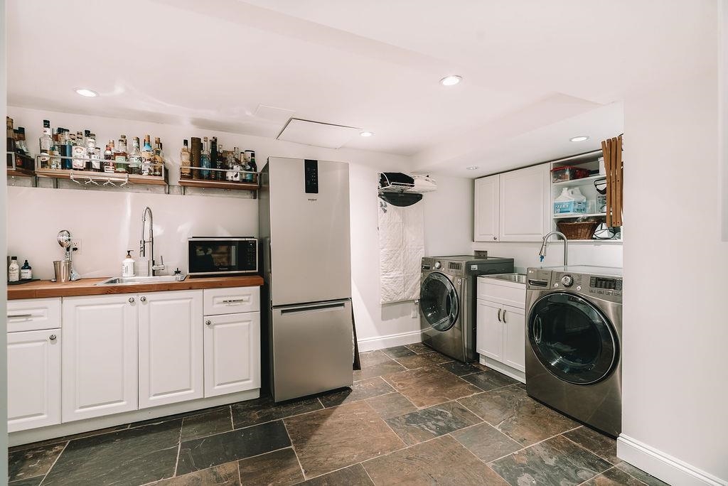 Aerial View of 816 Ladner Street, New Westminster, BC