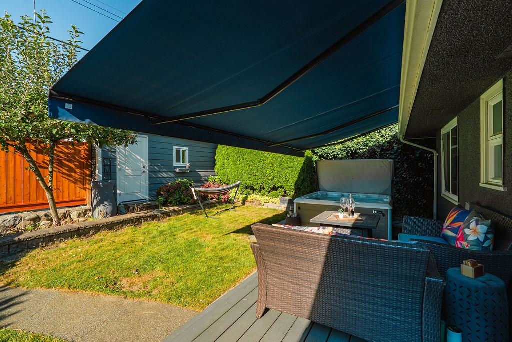 Mudroom Photo of 816 Ladner Street, New Westminster, BC