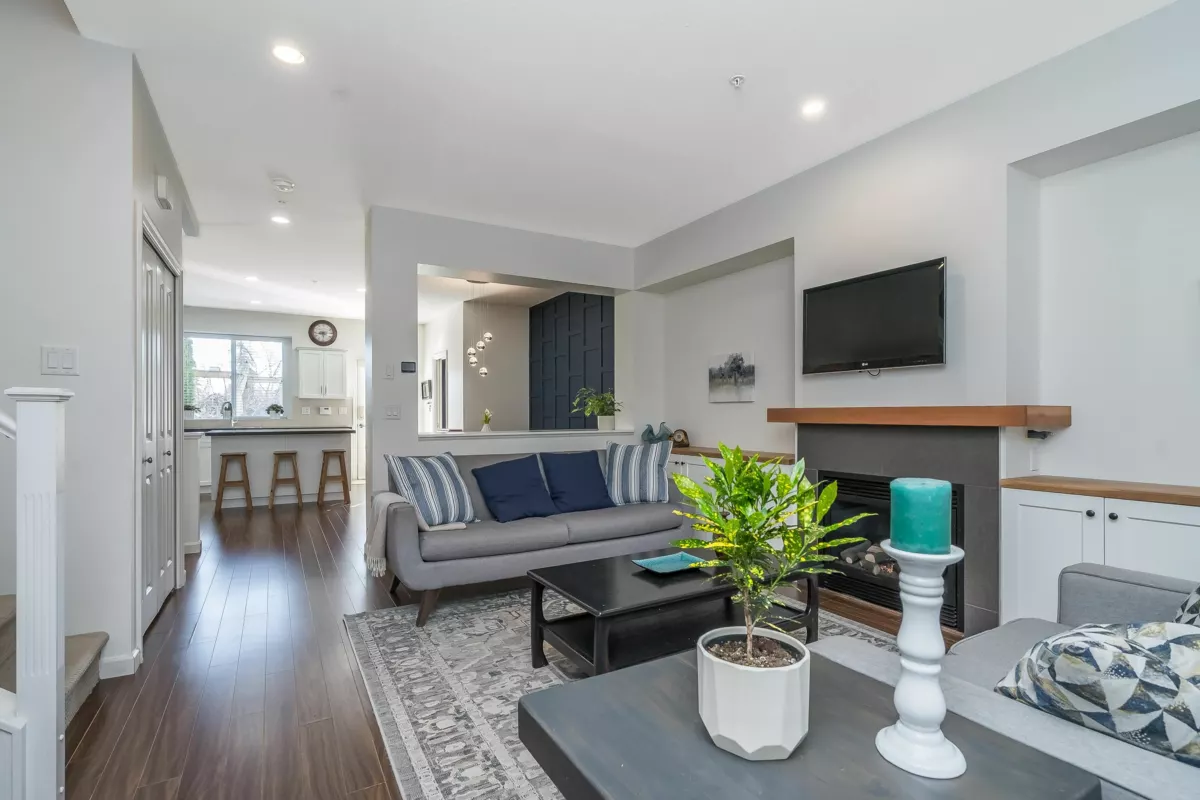 Kitchen Photo of 20854 72 Avenue, Langley, BC