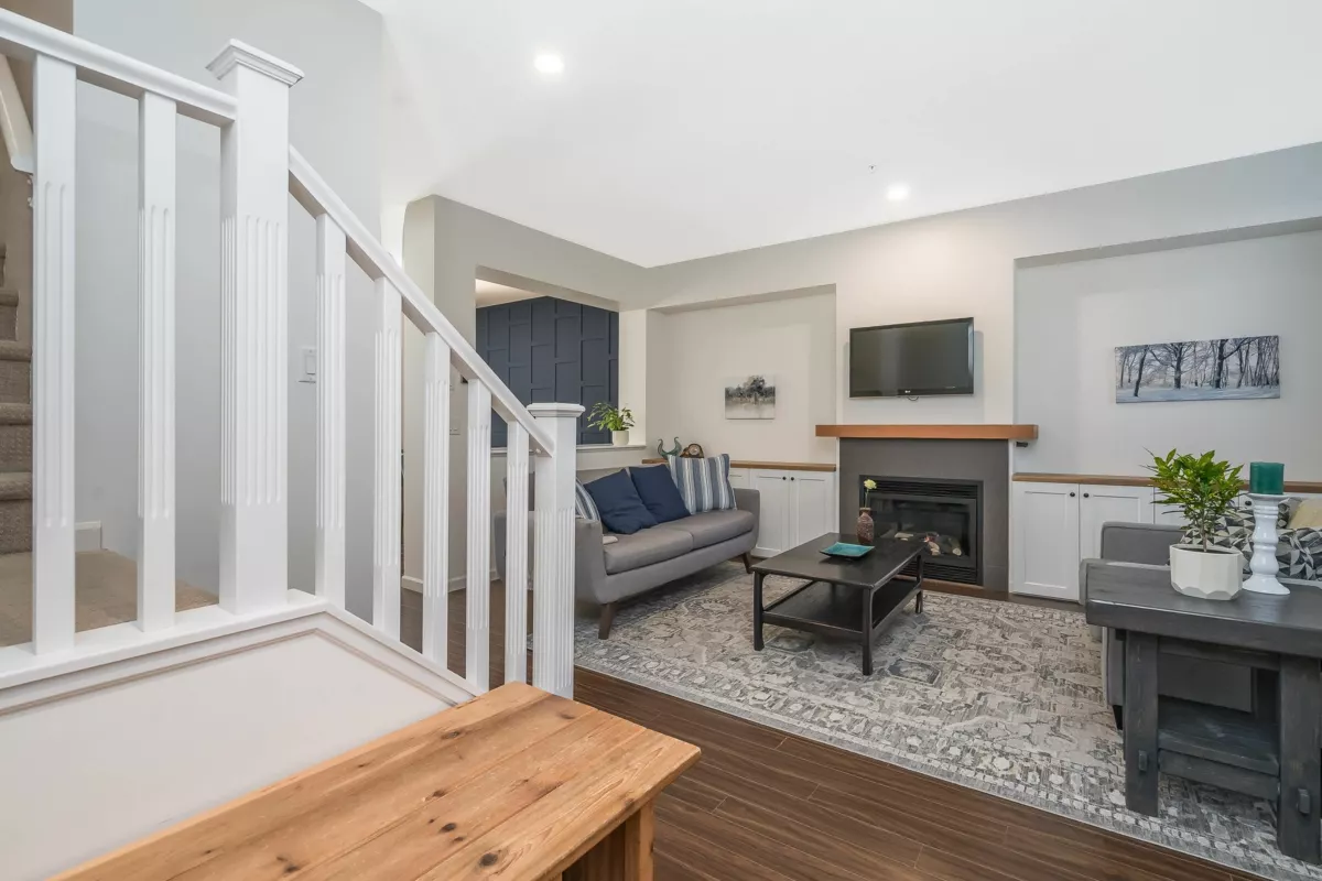 Living Room Photo of 20854 72 Avenue, Langley, BC