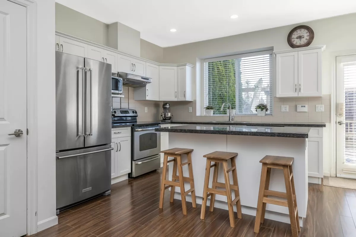Primary Bathroom Photo of 20854 72 Avenue, Langley, BC