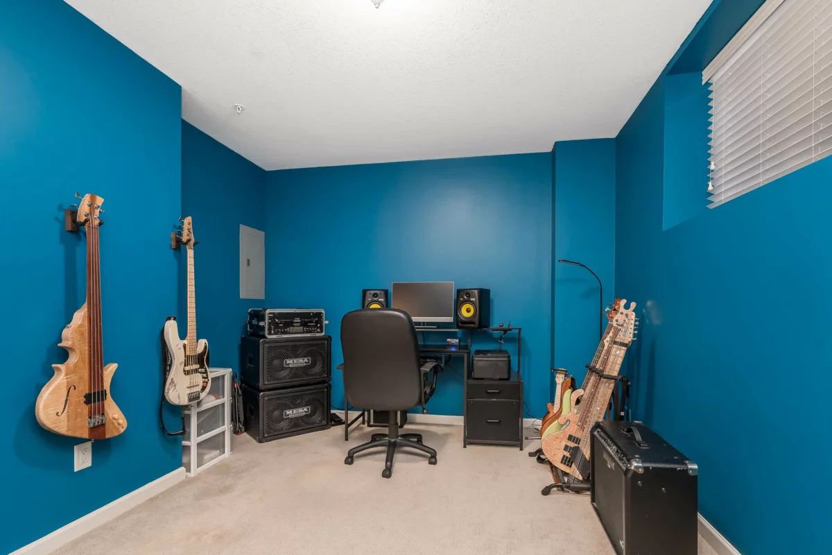 Swimming Pool Photo of 20854 72 Avenue, Langley, BC