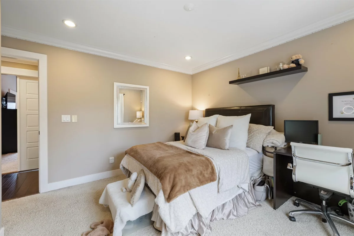 Hallway Photo of 3648 Elgin Road, Surrey, BC