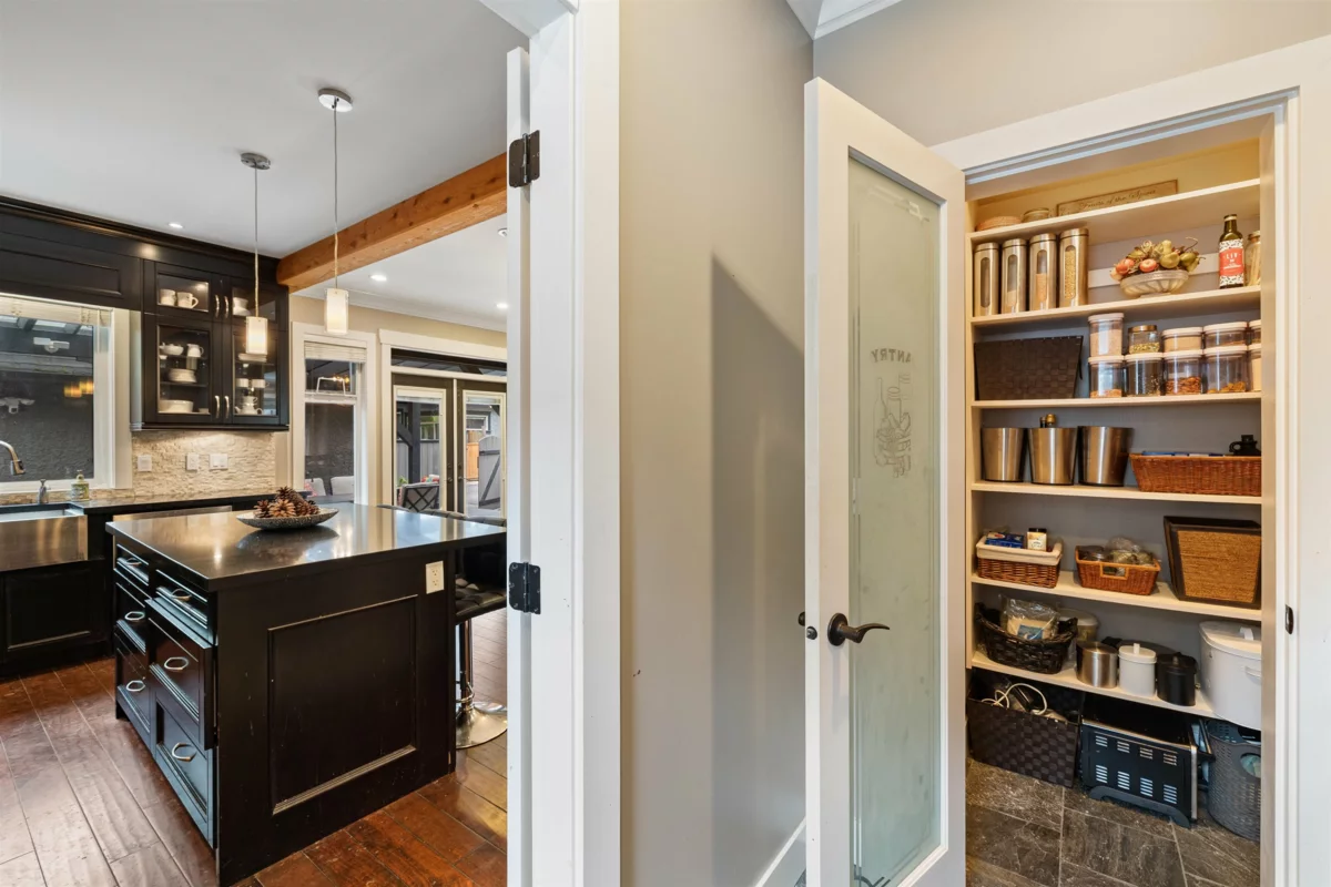 Primary Bathroom Photo of 3648 Elgin Road, Surrey, BC