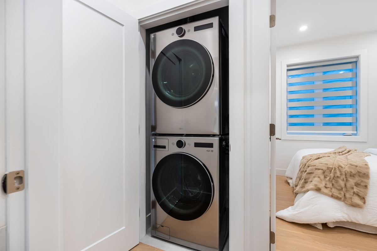 Kitchen Island Photo of 1 5355 Inverness Street, Vancouver, BC