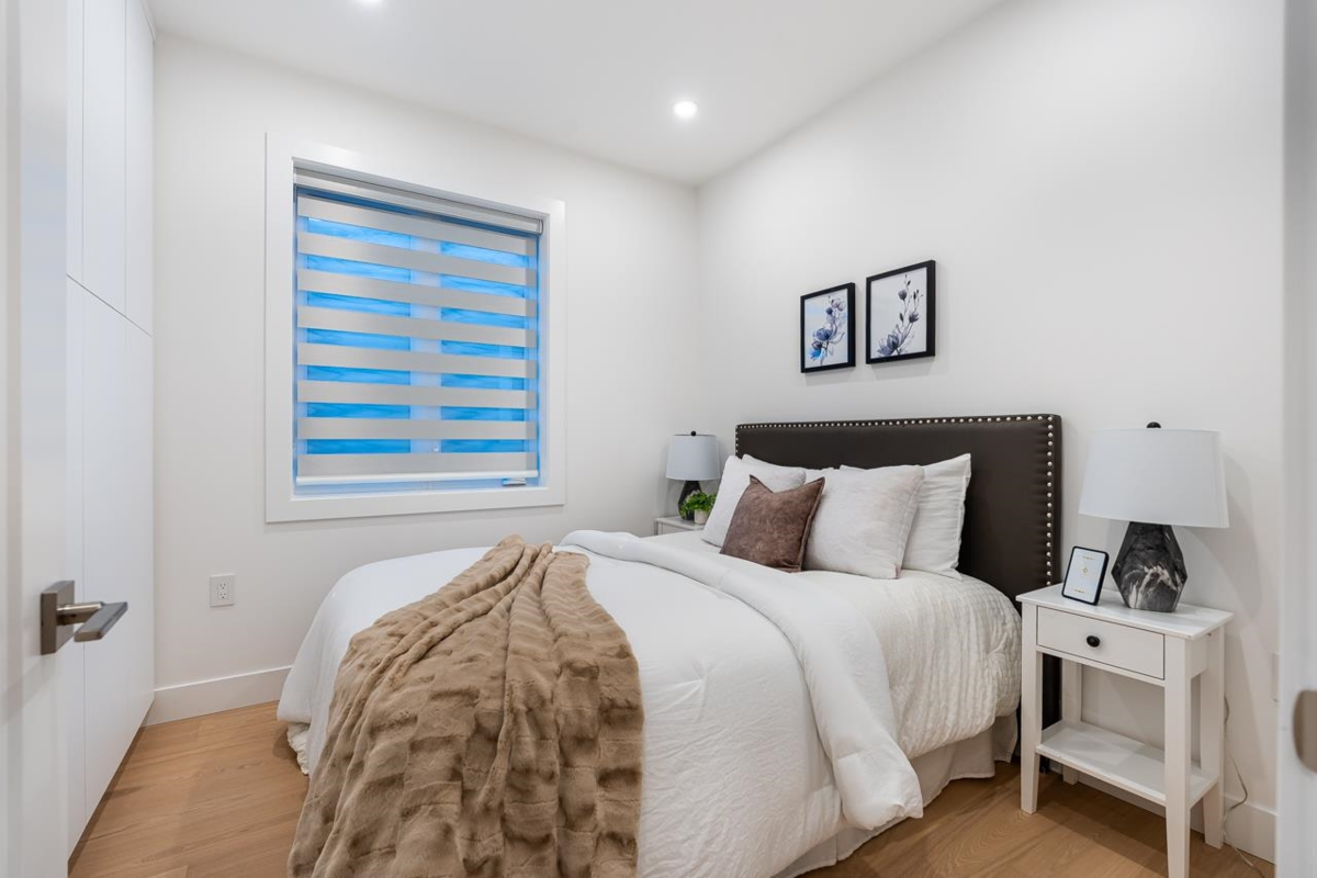 Kitchen Photo of 1 5355 Inverness Street, Vancouver, BC