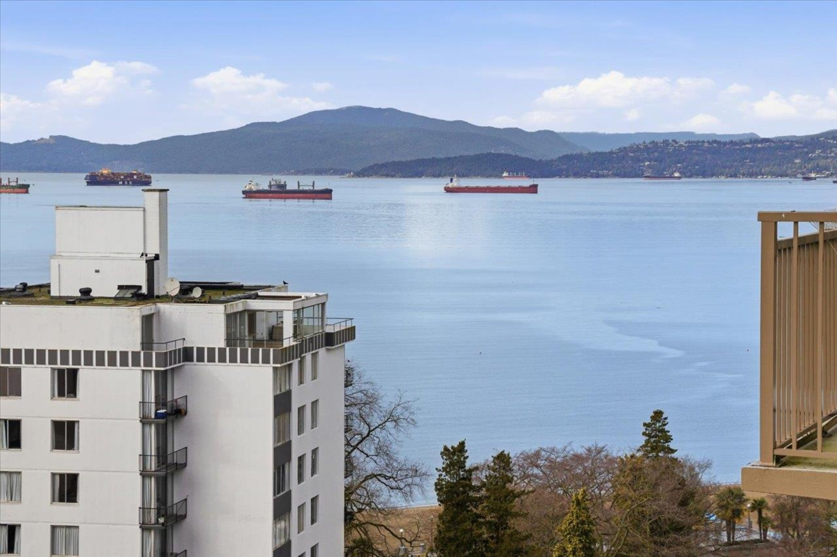 Dining Area Photo of 1608 1251 Cardero Street, Vancouver, BC